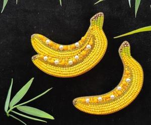 Breloque et porte-clés vintage brodés à la main avec perles de rocaille, design de bijoux élégant et fantaisie par glowin fashion - Product Image 6