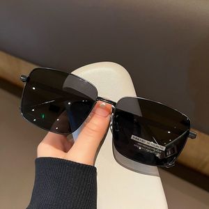 Nouvelles Lunettes de Soleil Tendance Irrégulières, Lunettes de Soleil Surdimensionnées Élégantes à Monture Métallique pour Hommes - Product Image 1