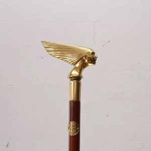 Bâtons de marche rustiques modernes en bois naturel écologique avec poignée en laiton poli, idéaux pour les cadeaux - Product Image 1