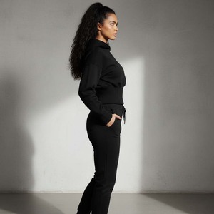 Conjunto de Sudadera con Capucha y Cintura Ajustada para Mujer, Dos Piezas, Sudadera Corta Ajustada y Pantalones Deportivos, Elegante Conjunto de Ropa Deportiva de Felpa - Product Image 3