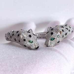 Anillo de Lujo con Diseño de Leopardo de Doble Cabeza, Chapado en Oro Rosa de 18k, con Ojo de Pantera Verde Esmeralda Cultivado en Laboratorio, Anillo Tipo Brazalete Brillante con Pavé Completo - Product Image 3