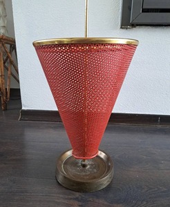 ที่วางร่มโลหะรูปทรงร่มสีแดง ที่เก็บของตกแต่งสร้างสรรค์สำหรับทางเข้าบ้าน ห้องเด็ก ร้านกาแฟ และใช้เป็นของขวัญ - Product Image 4