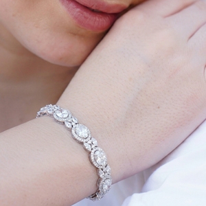 Bracelet Classique en Argent Plaqué 925 pour Femme avec Diamant de Laboratoire de Luxe, Élégance Intemporelle, Cadeau de Mariage, Soirée - Product Image 3