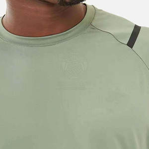 Conjunto Deportivo para Hombre, Camiseta y Pantalones Cortos, Tela Elástica Cómoda, Ideal para Entrenamiento, Ejercicio y Gimnasio - Product Image 2