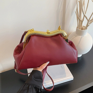 Pochette dorée métallique avec fermoir, élégante pochette de soirée pour femme, sac à main de mariage, design élégant à poignée unique, sac à main à fermoir. - Product Image 4