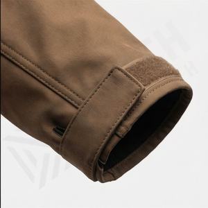 Manténgase protegido y con estilo con esta chaqueta de motociclista con armadura, hecha de textil de alta calidad e inserciones de armadura, para una protección completa. - Product Image 6