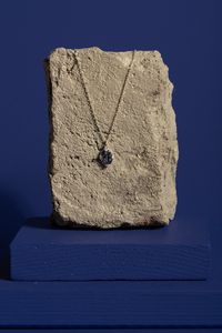 Pendentif artisanal en quartz mystique et argent sterling 925, collier minimaliste avec pierre précieuse arc-en-ciel pour femme - Product Image 6