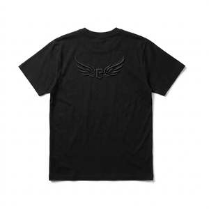 Camiseta Negra para Hombre con Logotipo de Alas en Relieve, Manga Corta, Cuello Redondo, Corte Regular Informal - Product Image 1