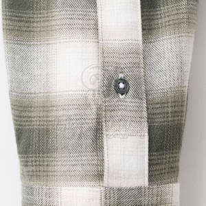 Chemise en flanelle douce, confortable et chaude avec un design classique à boutons et des manches longues, vêtement décontracté pour hommes, utilisation en extérieur - Product Image 6