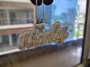 จี้ชื่อแบบสองสีสั่งทำพิเศษ ประดับเพชรโมอิสซาไนต์ ตัวอักษรประดับเพชรเต็มตัว พร้อมจี้รูปหัวใจ เงินแท้ชุบทอง - Product Image 2