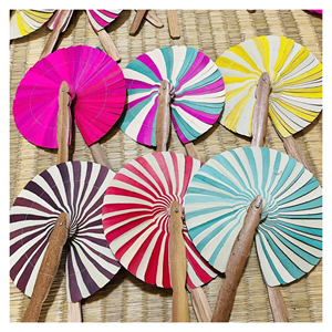 Abanico de madera de coco hecho a mano con mango de madera de coco y hojas de palma tejidas para refrescarse y decorar a diario, hecho a mano en Vietnam. - Product Image 3