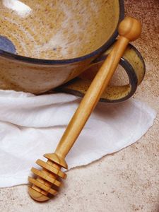 Palillo de Madera Tradicional Rústico Hecho a Mano Reutilizable de Alta Demanda para Uso en la Cocina - Product Image 2