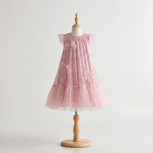 Robe de princesse scintillante rose pour filles, en tulle, pour fête d'anniversaire, robe de demoiselle d'honneur, nœud 3D, sans manches, coupe trapèze, TUTUPETTI, fabriquée au Vietnam - Product Image 1