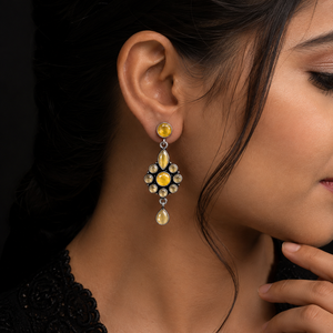 Boucles d'oreilles pendantes vintage en argent oxydé avec motif floral en onyx |   Bijoux de mode ethniques indiens pour femmes |   Fournisseur en gros - Product Image 5