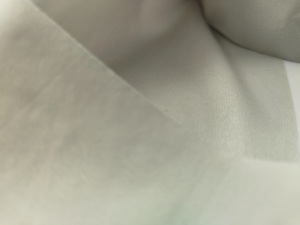 Tissu non tissé laminé PE imperméable et respirant pour couches - Product Image 5