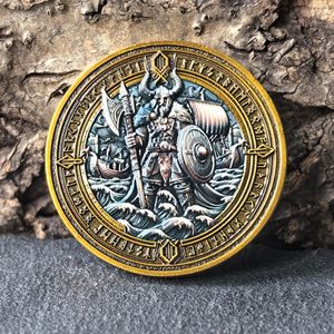 Moneta Commemorativa Personalizzata Guerriero Vichingo e Mjolnir - Design Intricato della <span class=keywords><strong>Mitologia</strong></span> Norrena con Iscrizioni Runiche (Moneta Singola) - Product Image 1