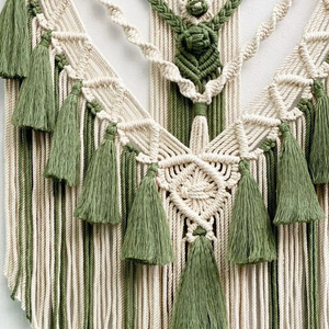 Tapisserie murale en macramé vert olive, style bohème, en corde de coton avec pompons, décoration murale pour chambre à coucher, salon, chambre d'enfant, 18x30 pouces - Product Image 4