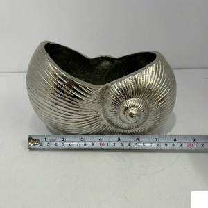 Jarrón de Mesa Rústico en Espiral de Aluminio Hecho a Mano, Recubrimiento Plateado, Decoración para el Hogar, Centro de Mesa, Regalo de Aniversario, WB Inc - Product Image 4