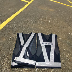 เสื้อกั๊กสะท้อนแสงแบบ LED รุ่นใหม่มาตรฐาน ANSI Class 1 ความปลอดภัยสูง พร้อมโลโก้สั่งทำพิเศษสำหรับคนทำงานกลางแจ้ง จากโรงงาน - Product Image 1