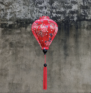 โคมไฟไหมเวียดนามสีแดง ทำด้วยมือจากผ้า ตกแต่งแสงไฟสำหรับงานเทศกาล งานแต่งงาน งานปาร์ตี้ ของตกแต่งแขวนประดับ - Product Image 5