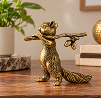 Statue d'écureuil en laiton artisanale avec branche d'arbre et gland, figurine d'animal détaillée, finition or antique, métal, faune sauvage