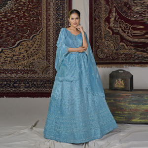 Lehenga Choli de tela de sarga con bordado intrincado, blusa coordinada con vuelo, dupatta de brillo suave, largo hasta el suelo, sin arrugas, para fiesta de graduación - Product Image 4