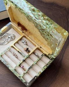 Caja de Joyería Artesanal de Resina Epoxi TIMELESS CRAFT con Patrón Floral e Incrustaciones de Hoja de Oro, Adorno Decorativo para el Hogar, Regalo - Product Image 1