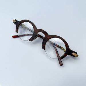 Tradebyd Eco Lunettes de soleil de voyage Cadre en bois pour randonnée et journées ensoleillées - Product Image 1
