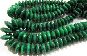 Perles de coupe ronde en émeraude verte naturelle, 8-12 mm, brin de 4 pouces de long, pour la fabrication de bijoux, provenant du Rajasthan - Product Image 3