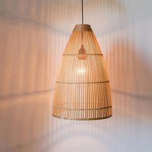 Lampe de plafond en bambou et rotin tendance, éclairage artisanal durable pour maison moderne - Product Image 2