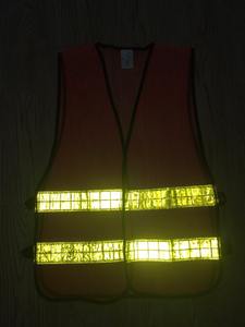 Nuevo Chaleco de Seguridad Reflectante de Alta Visibilidad ANSI Clase 2 Transpirable e Impermeable con Luz LED y Logotipo Personalizado - Product Image 4