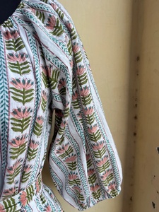 เดรสยาวแม็กซี่ผ้าฝ้ายแท้ 100% ลายดอกพิมพ์บล็อก คอกลม แขนยาว สไตล์ลำลองสำหรับผู้หญิง ขายดีประจำปี 2026 - Product Image 3