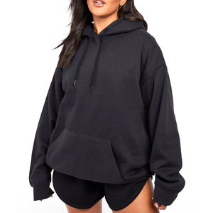 Survêtements personnalisés pour femmes, grammage lourd 500 GSM 350 GSM, en molleton polyester/coton, avec broderie, comprenant un sweat à capuche oversize et un short - Product Image 3