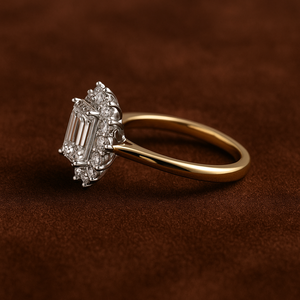 Anillo de Compromiso con Halo de Diamantes Cultivados en Laboratorio con Corte Esmeralda para Mujer en Oro Sólido de 14K, Anillo de Diamantes con Certificado IGI, Proveedor Directo al por Mayor - Product Image 3