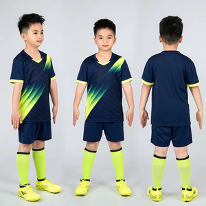 Tenues de football pour enfants, logo personnalisé, fabricant OEM de kits de football, ensemble de maillots de football pour jeunes, vêtements de sport légers - Product Image 1