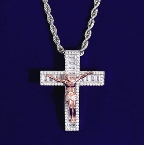 Pendentif Croix Iced Out avec sertissage diamant baguette, plaqué argent rose, breloque Jésus-Christ pour homme, pendentif religieux - Product Image 1