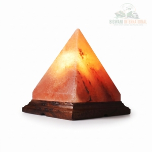 Lámpara de Mesa Piramidal Personalizada de Sal del Himalaya, Luz Ambiental de Sal Rosa Natural Purificadora de Aire para Decoración de Sala de Estar y Mesita de Noche - Product Image 1