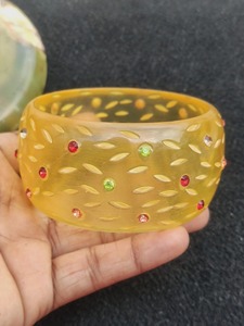 Bracelets en résine Chic Vibe au design tendance, finition lisse, prix d'usine en gros - Product Image 1