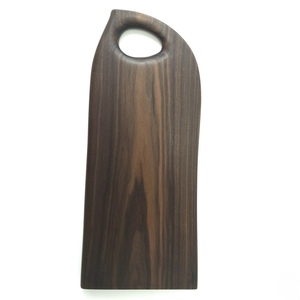 Tabla de cortar de madera de calidad premium, apta para alimentos, con diseño rectangular y acabado natural, para cortar verduras y frutas. - Product Image 5
