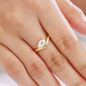 Anillo de Moissanita para Mujer, Plata 925, Oro Sólido de 10K, Corte Pera, Anillo de Compromiso o Regalo de Aniversario - Product Image 4