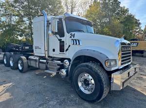 Camion tracteur diesel 6x4, poids lourd, véhicule commercial pour le transport de marchandises à haute capacité logistique - Product Image 3