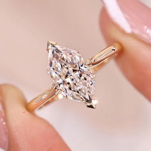 Bague en diamant de laboratoire taille marquise certifiée IGI, bague de fiançailles avec halo caché, bague de mariage solitaire en or jaune pour femme - Product Image 1