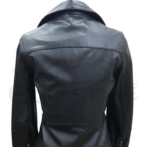Veste en cuir noire asymétrique pour femme, style motard, avec multiples fermetures éclair argentées, personnalisable, vente en gros - Product Image 4