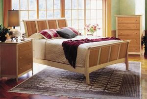 Lit traîneau en bois massif bicolore avec sommier haut et table de chevet – Mobilier de chambre classique en gros - Product Image 3