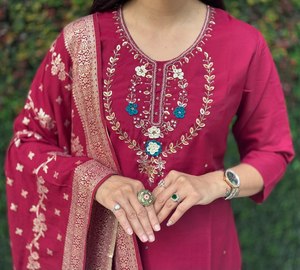Precio al por mayor: Conjunto de Salwar Kameez de seda romana premium con trabajo manual, colores brillantes, aspecto magnífico, festivo y especial, con dupatta. - Product Image 4