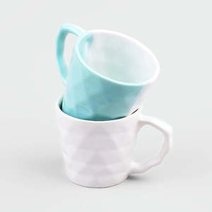 Juego de 2 Tazas de Té de Cerámica Azul Diamante y Blanco - Product Image 4