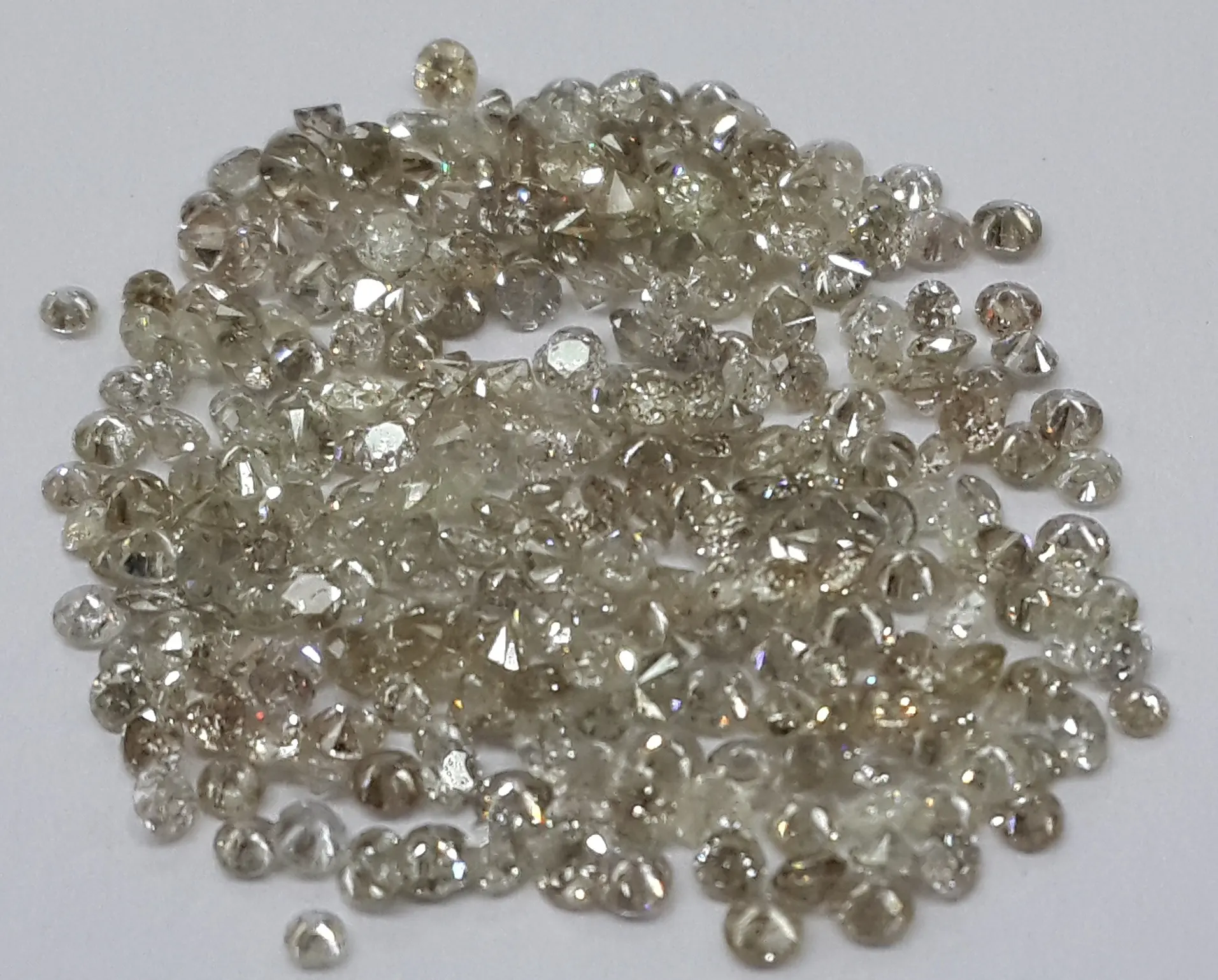 Qualità brillante sciolta naturale del sale & del pepe dei diamanti del taglio di 1.9-2.2mm per la regolazione