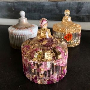 Boîte de rangement décorative de luxe faite à la main par un designer - Product Image 1