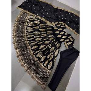 Bas de robe de travail brodé en georgette de créateur avec dupatta noir - Product Image 1