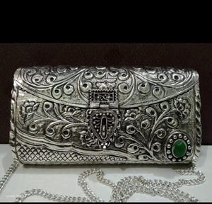 Sac à main de soirée élégant en acier avec placage nickel noir Tayyab Handicraft Authentique Fabriqué en Inde - Product Image 2